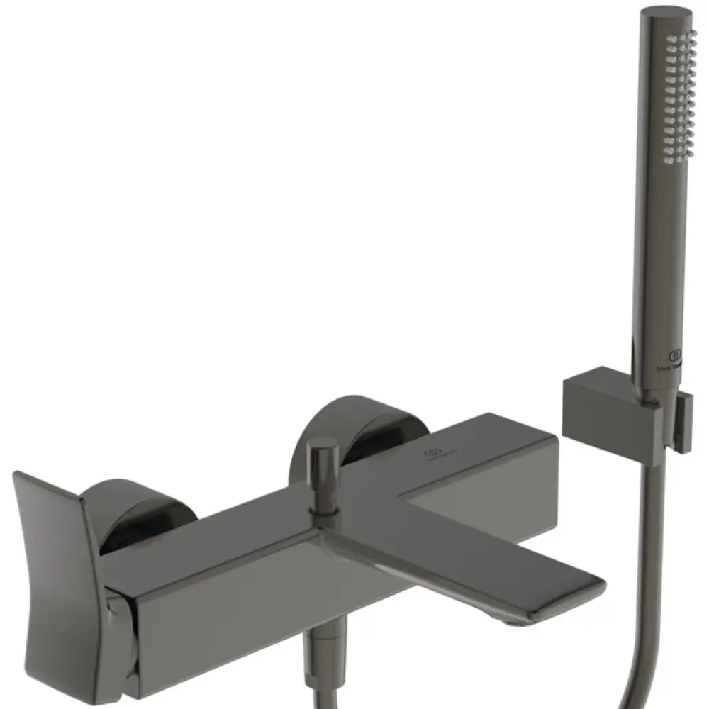 Badarmatur in Magnetic Grey von Ideal Standard mit zwei Drehgriffen, einem Wasserlauf und einem Handbrausekopf an einem Wandhalter.